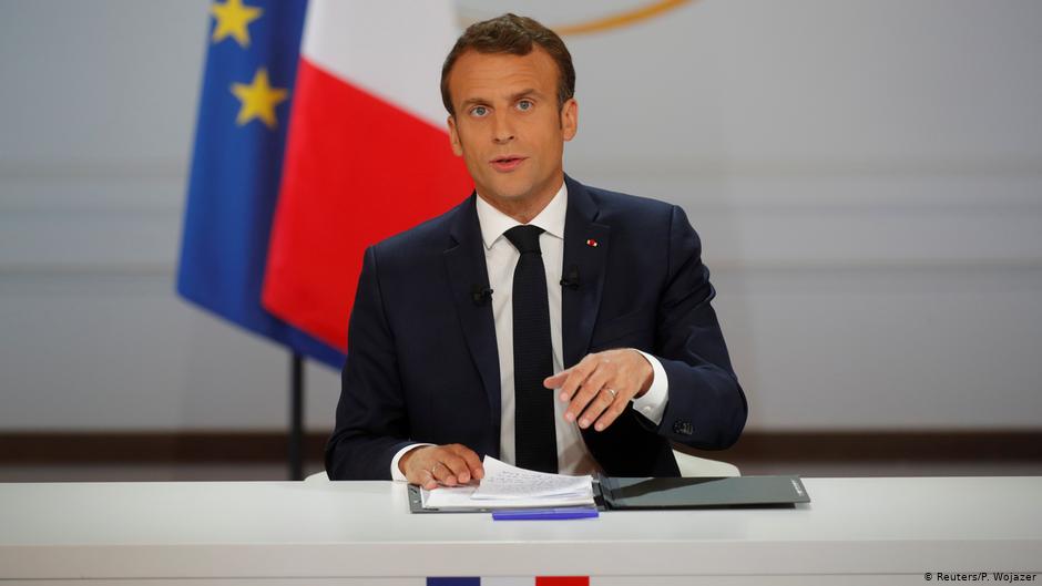 ماكرون يهدد رئيس الوزراء البريطاني بسبب تقاعسه في مواجهة «كورونا»