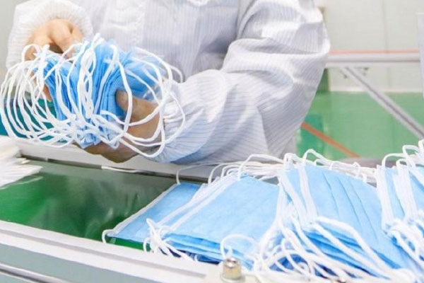 فيروس كورونا : شركة نسيج بطنجة تصنع وتوزع كمامات مجانا