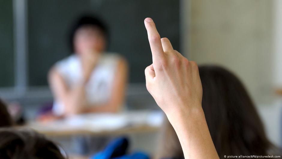 وزارة التربية الوطنية تطلق خدمة تشاركية تمكن الأساتذة من التواصل المباشر مع تلاميذهم