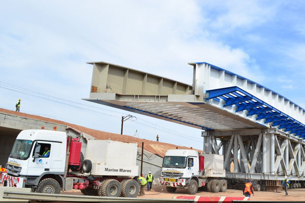 إعادة بناء جسر للسكة الحديدية.. تأثر حركة المرور بين بدال سيدي معروف وبدال مطار محمد الخامس