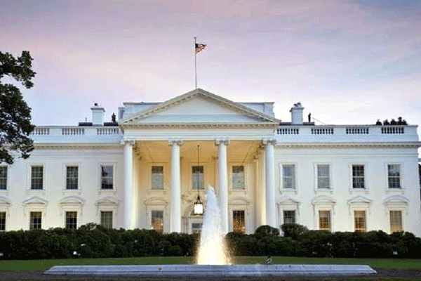 خضوع ثلاثة مسؤولين من فريق البيت الأبيض لمكافحة وباء كورونا للحجر الصحي