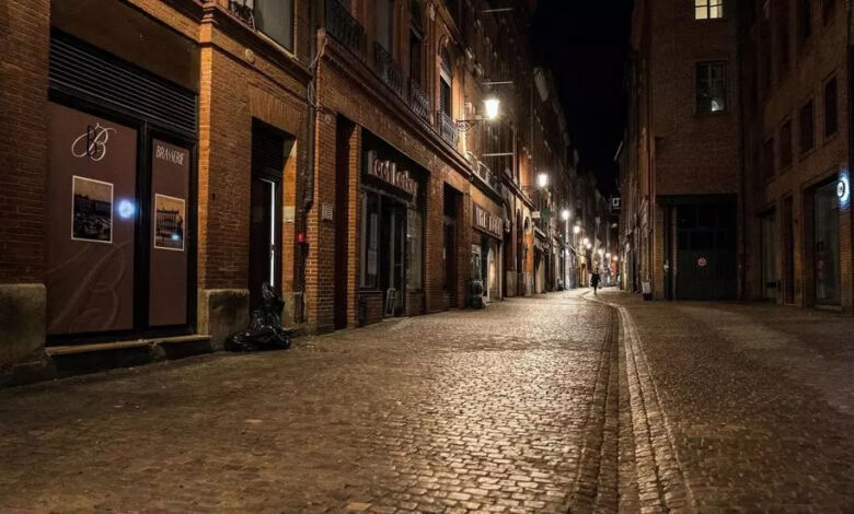 حضر تجوال ليلي بكامل الأراضي الفرنسية وشروط جديدة على الوافدين