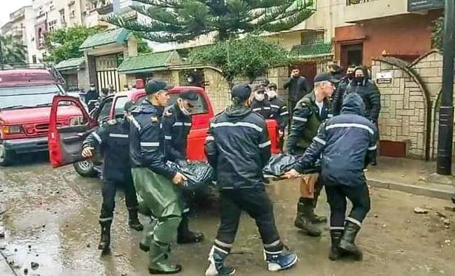 إغماءات أمام مستودع الأموات و فاجعة وفاة 29 عاملا بطنجة